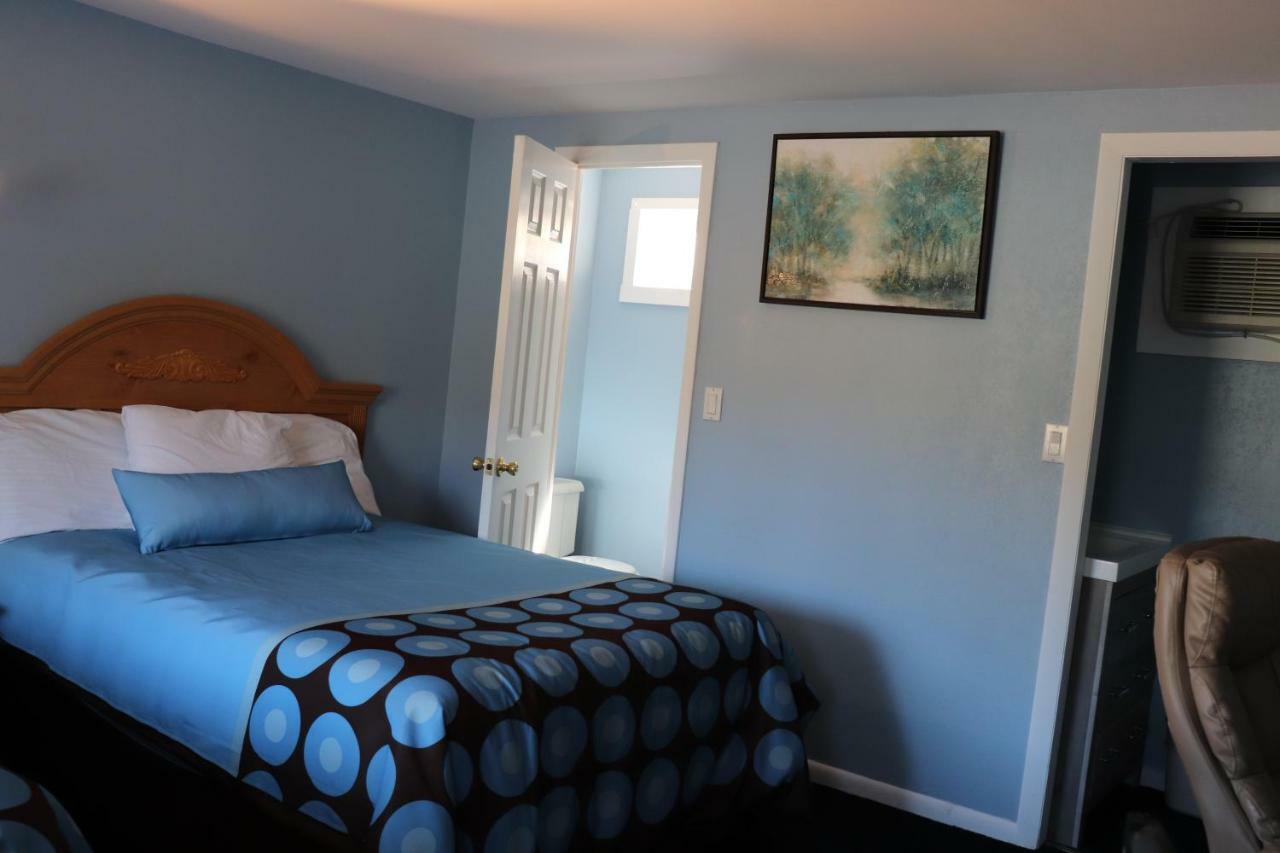Hitching Post Country Motel Cornwall Exteriér fotografie