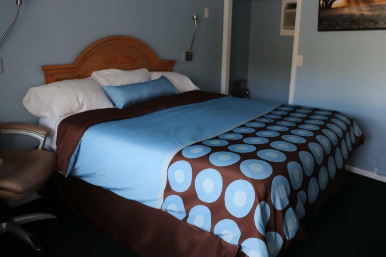 Hitching Post Country Motel Cornwall Exteriér fotografie