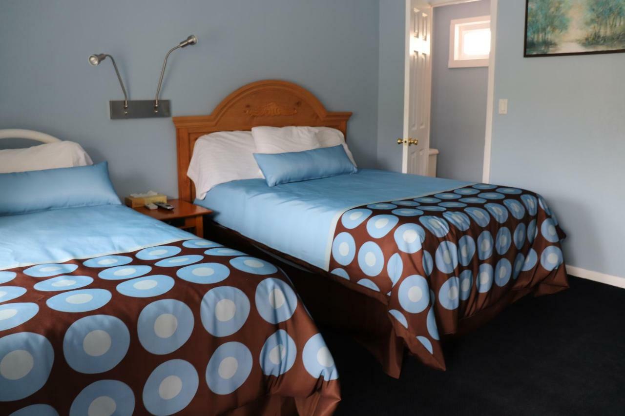 Hitching Post Country Motel Cornwall Exteriér fotografie