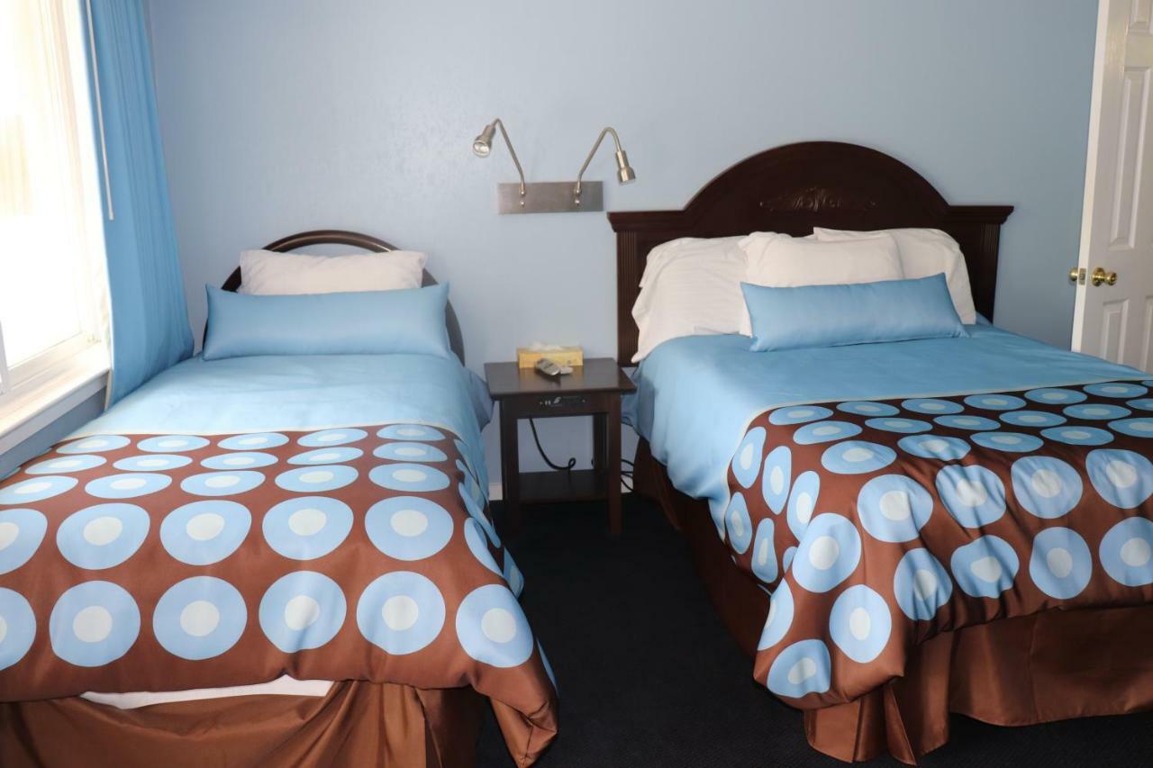 Hitching Post Country Motel Cornwall Exteriér fotografie
