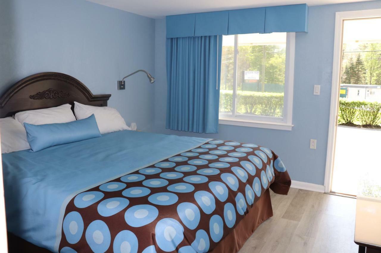 Hitching Post Country Motel Cornwall Exteriér fotografie