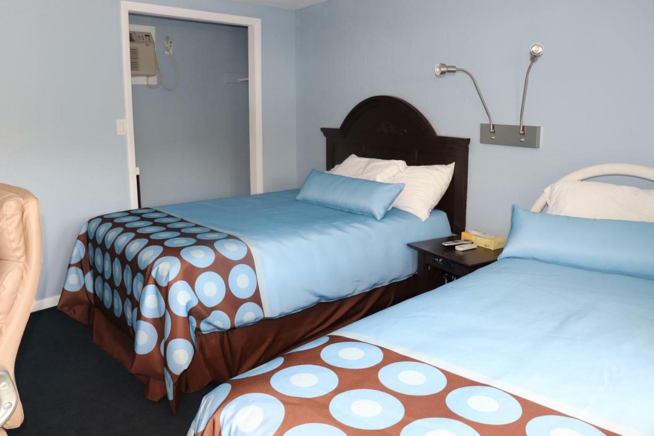 Hitching Post Country Motel Cornwall Exteriér fotografie