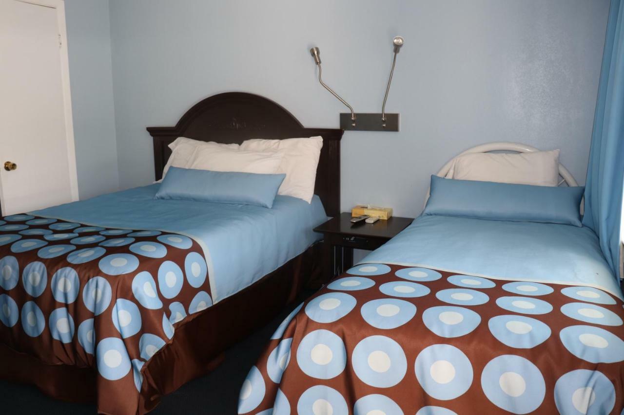 Hitching Post Country Motel Cornwall Exteriér fotografie