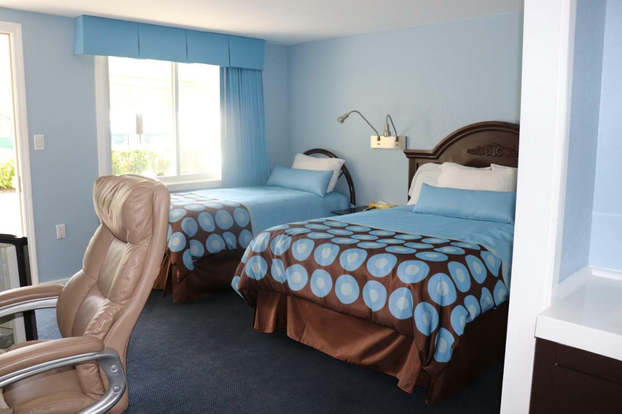 Hitching Post Country Motel Cornwall Exteriér fotografie