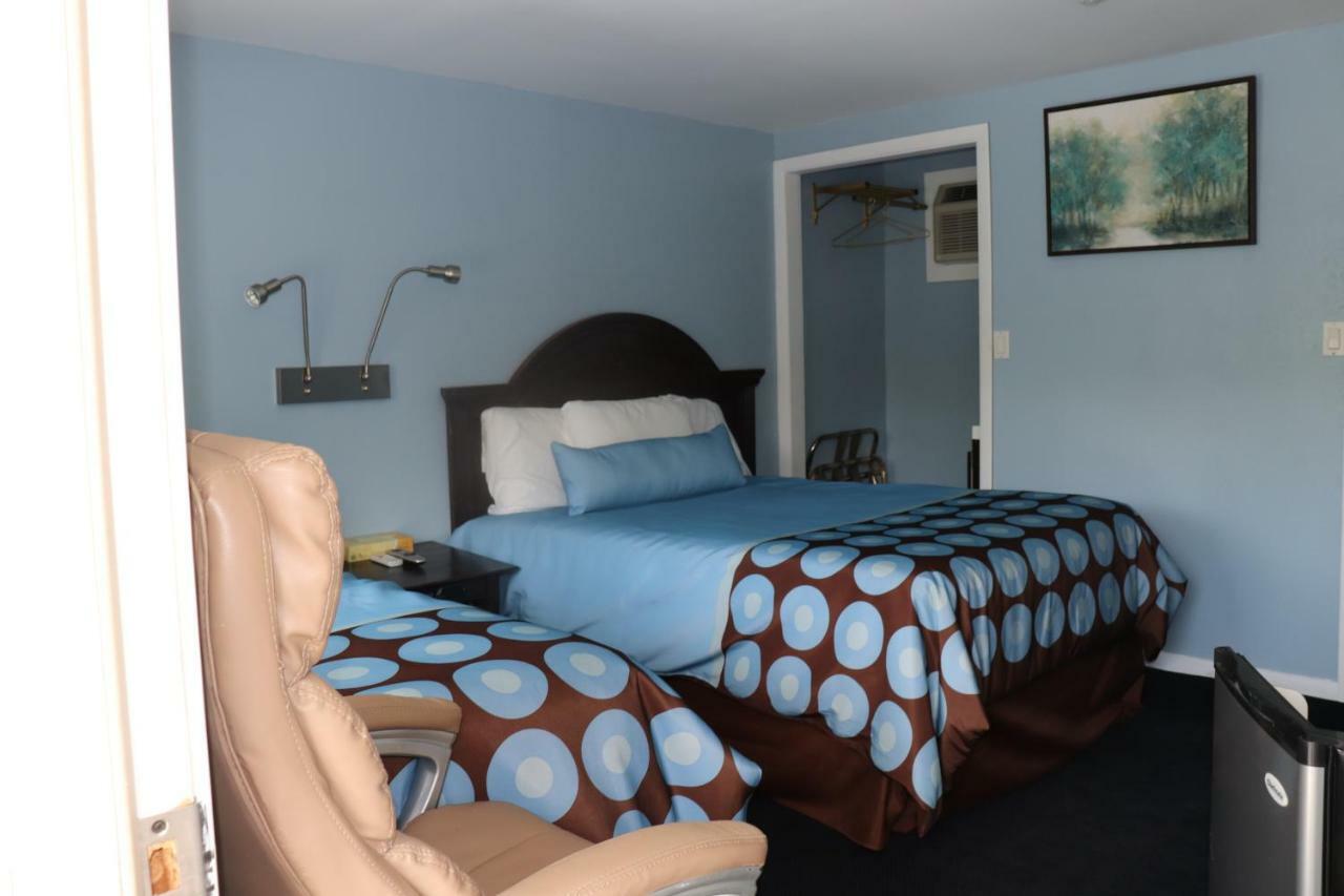 Hitching Post Country Motel Cornwall Exteriér fotografie