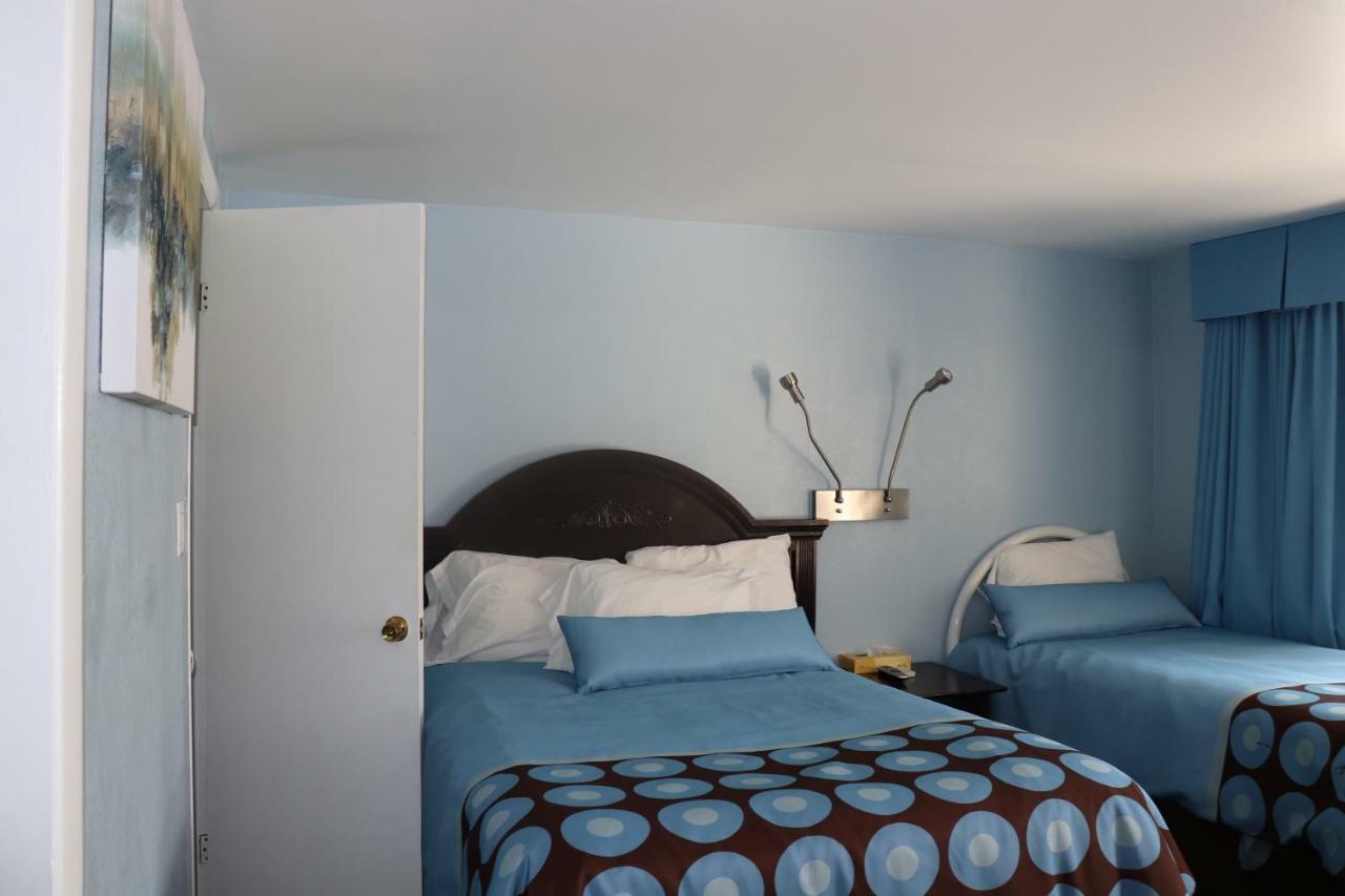 Hitching Post Country Motel Cornwall Exteriér fotografie